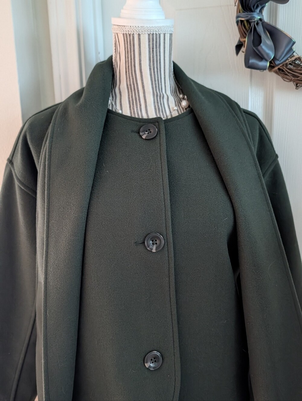 Classic Green Round-Neck Coat With Scarf
